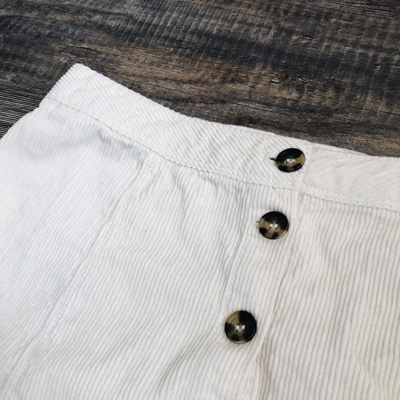 Corduroy Tortoise Buttoned Mini Skirt - Picture 4 of 7